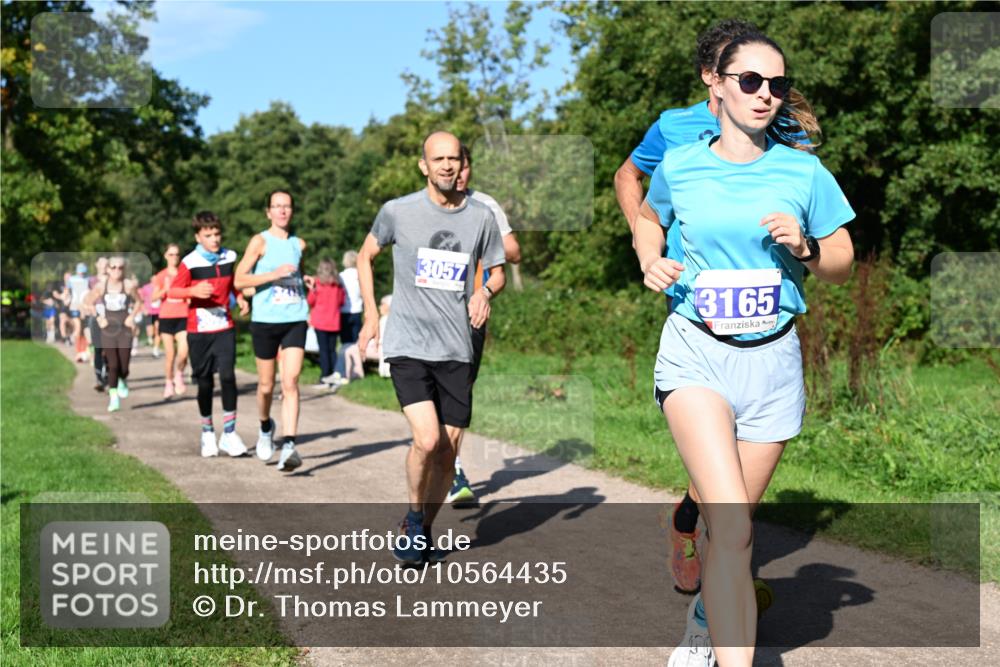 27.09.2026 - 35. Volkslauf durch das schöne Alstertal Dr. Thomas Lammeyer http://msf.ph/oto/10564435 27.09.2026 10:35:15 Laufen 3057, 3165 meine-sportfotos.de