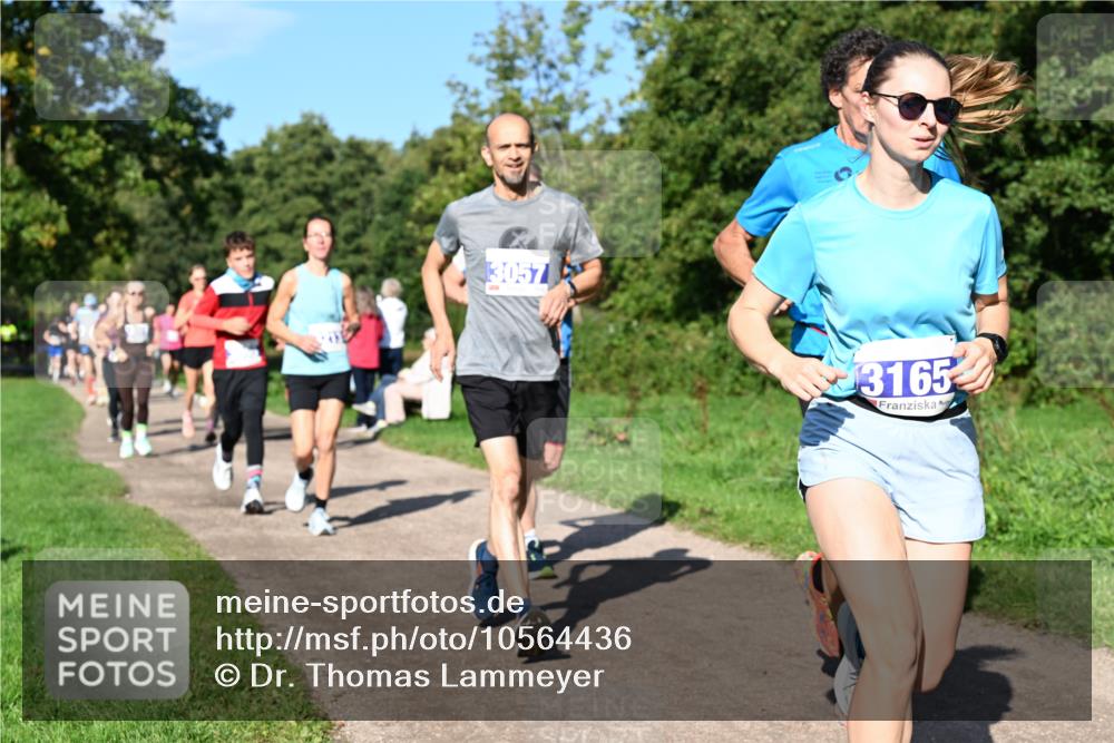 27.09.2026 - 35. Volkslauf durch das schöne Alstertal Dr. Thomas Lammeyer http://msf.ph/oto/10564436 27.09.2026 10:35:15 Laufen 3057, 3165 meine-sportfotos.de