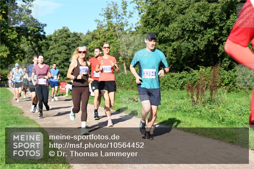 27.09.2026 - 35. Volkslauf durch das schöne Alstertal Dr. Thomas Lammeyer http://msf.ph/oto/10564452 27.09.2026 10:35:19 Laufen 3151, 3417, 3289, 3394 meine-sportfotos.de
