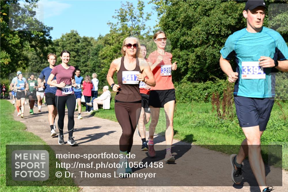 27.09.2026 - 35. Volkslauf durch das schöne Alstertal Dr. Thomas Lammeyer http://msf.ph/oto/10564458 27.09.2026 10:35:20 Laufen 3321, 3151, 3417, 6, 13289, 3394 meine-sportfotos.de