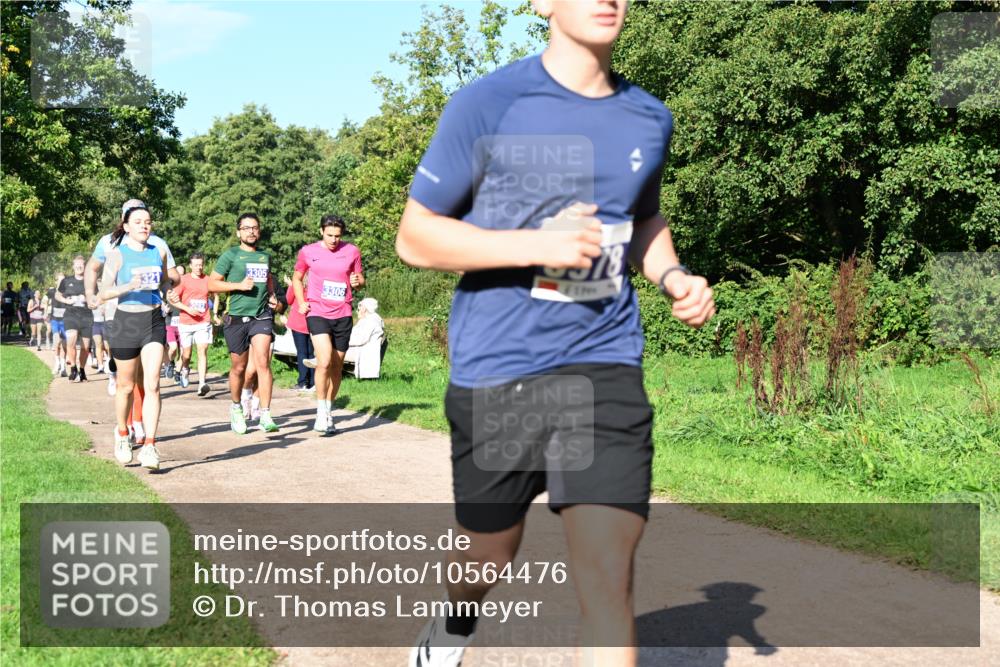 27.09.2026 - 35. Volkslauf durch das schöne Alstertal Dr. Thomas Lammeyer http://msf.ph/oto/10564476 27.09.2026 10:35:23 Laufen 321, 3305, 3306 meine-sportfotos.de