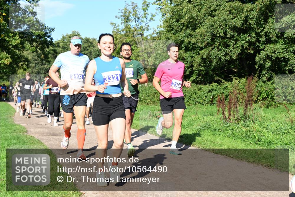 27.09.2026 - 35. Volkslauf durch das schöne Alstertal Dr. Thomas Lammeyer http://msf.ph/oto/10564490 27.09.2026 10:35:25 Laufen 05, 3403, 3321, 3306 meine-sportfotos.de