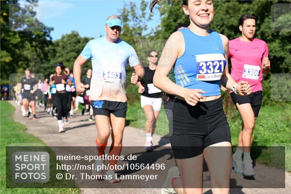 27.09.2026 - 35. Volkslauf durch das schöne Alstertal Dr. Thomas Lammeyer http://msf.ph/oto/10564496 27.09.2026 10:35:26 Laufen 3403, 3321, 3306 meine-sportfotos.de