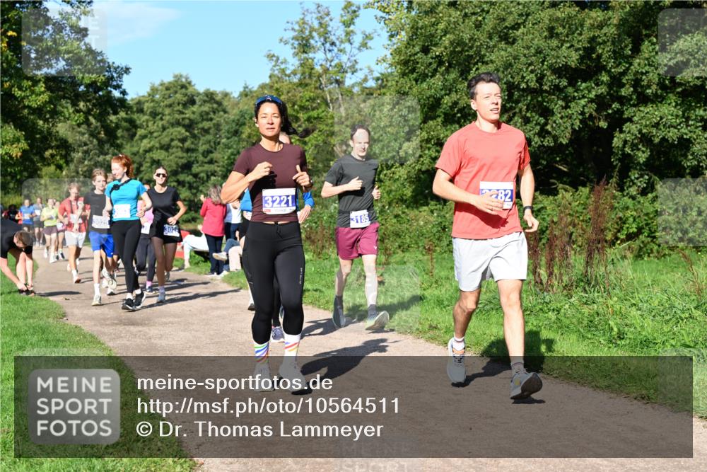 27.09.2026 - 35. Volkslauf durch das schöne Alstertal Dr. Thomas Lammeyer http://msf.ph/oto/10564511 27.09.2026 10:35:28 Laufen 3025, 30, 3221, 185, 82 meine-sportfotos.de