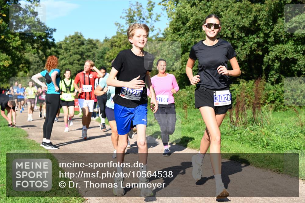 27.09.2026 - 35. Volkslauf durch das schöne Alstertal Dr. Thomas Lammeyer http://msf.ph/oto/10564538 27.09.2026 10:35:31 Laufen 13025, 3198, 3026 meine-sportfotos.de