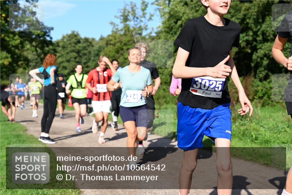 27.09.2026 - 35. Volkslauf durch das schöne Alstertal Dr. Thomas Lammeyer http://msf.ph/oto/10564542 27.09.2026 10:35:32 Laufen 3249, 13025 meine-sportfotos.de