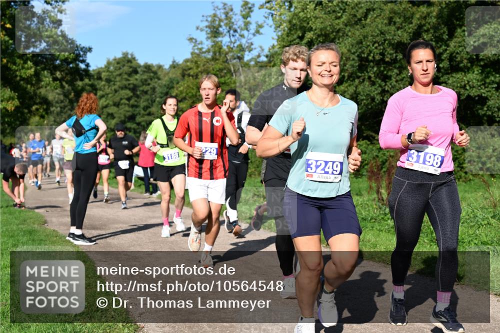 27.09.2026 - 35. Volkslauf durch das schöne Alstertal Dr. Thomas Lammeyer http://msf.ph/oto/10564548 27.09.2026 10:35:33 Laufen 3188, 229, 3198, 3249, 9 meine-sportfotos.de