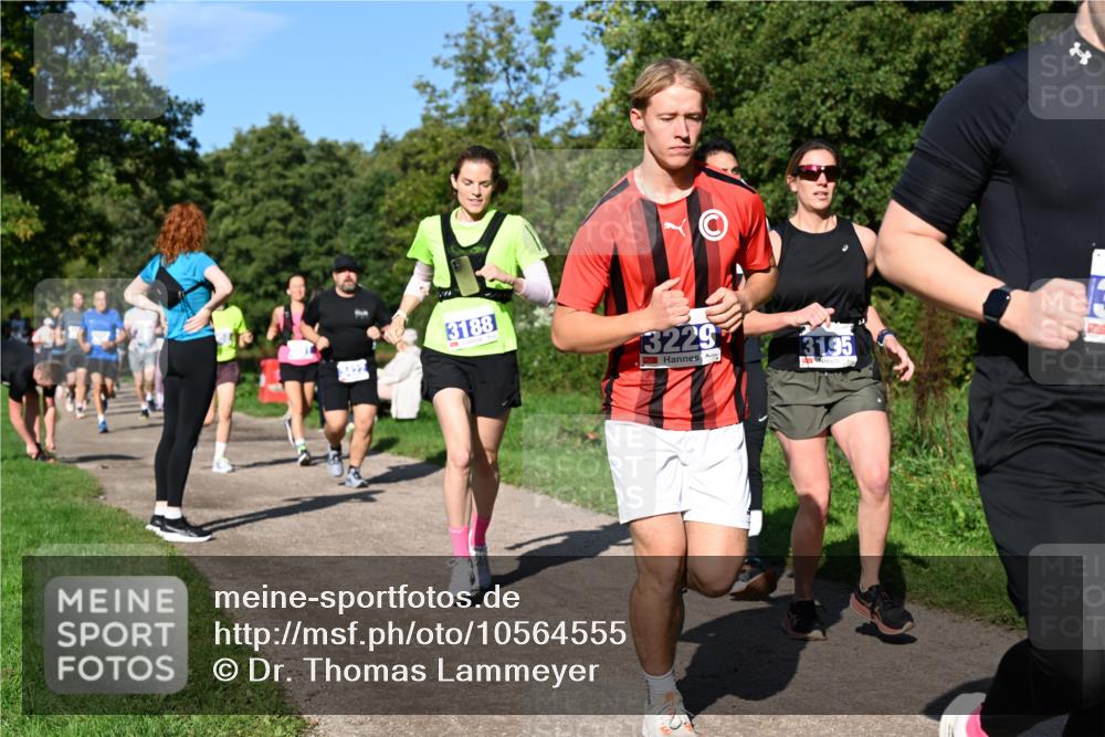 27.09.2026 - 35. Volkslauf durch das schöne Alstertal Dr. Thomas Lammeyer http://msf.ph/oto/10564555 27.09.2026 10:35:34 Laufen 2, 3188, 3229, 3195 meine-sportfotos.de