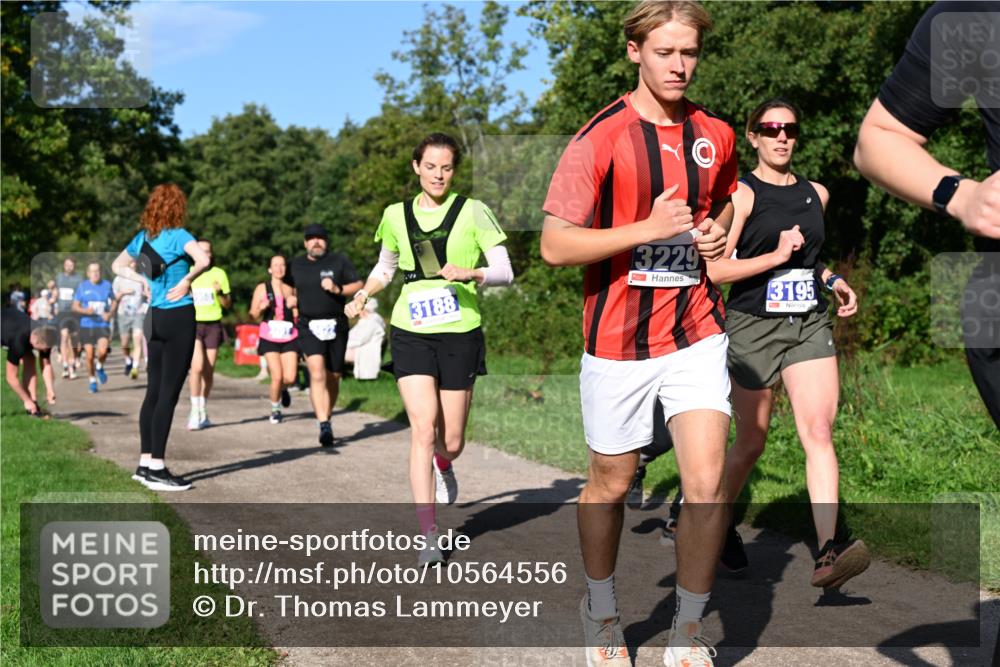 27.09.2026 - 35. Volkslauf durch das schöne Alstertal Dr. Thomas Lammeyer http://msf.ph/oto/10564556 27.09.2026 10:35:34 Laufen 3188, 13229, 3195 meine-sportfotos.de