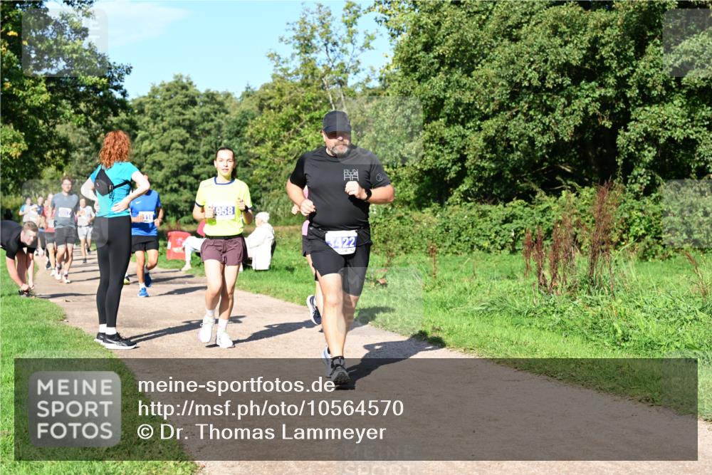27.09.2026 - 35. Volkslauf durch das schöne Alstertal Dr. Thomas Lammeyer http://msf.ph/oto/10564570 27.09.2026 10:35:36 Laufen 10, 958, 3422 meine-sportfotos.de