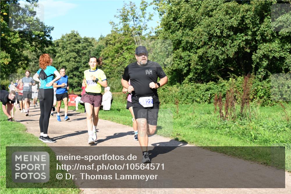 27.09.2026 - 35. Volkslauf durch das schöne Alstertal Dr. Thomas Lammeyer http://msf.ph/oto/10564571 27.09.2026 10:35:36 Laufen 3422 meine-sportfotos.de
