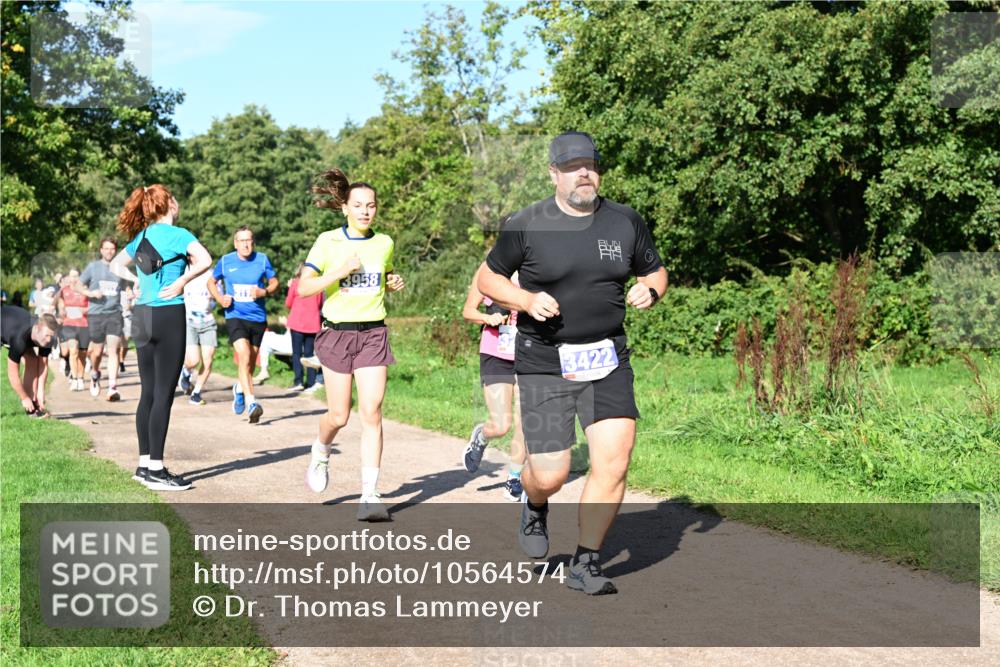 27.09.2026 - 35. Volkslauf durch das schöne Alstertal Dr. Thomas Lammeyer http://msf.ph/oto/10564574 27.09.2026 10:35:37 Laufen 11, 3958, 3422 meine-sportfotos.de