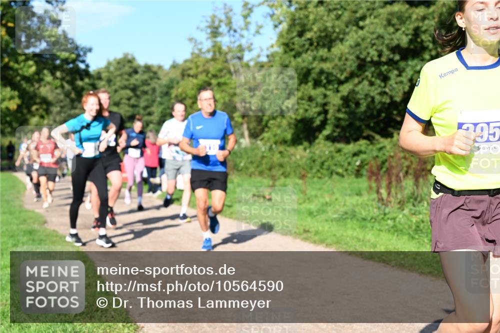 27.09.2026 - 35. Volkslauf durch das schöne Alstertal Dr. Thomas Lammeyer http://msf.ph/oto/10564590 27.09.2026 10:35:39 Laufen 295 meine-sportfotos.de