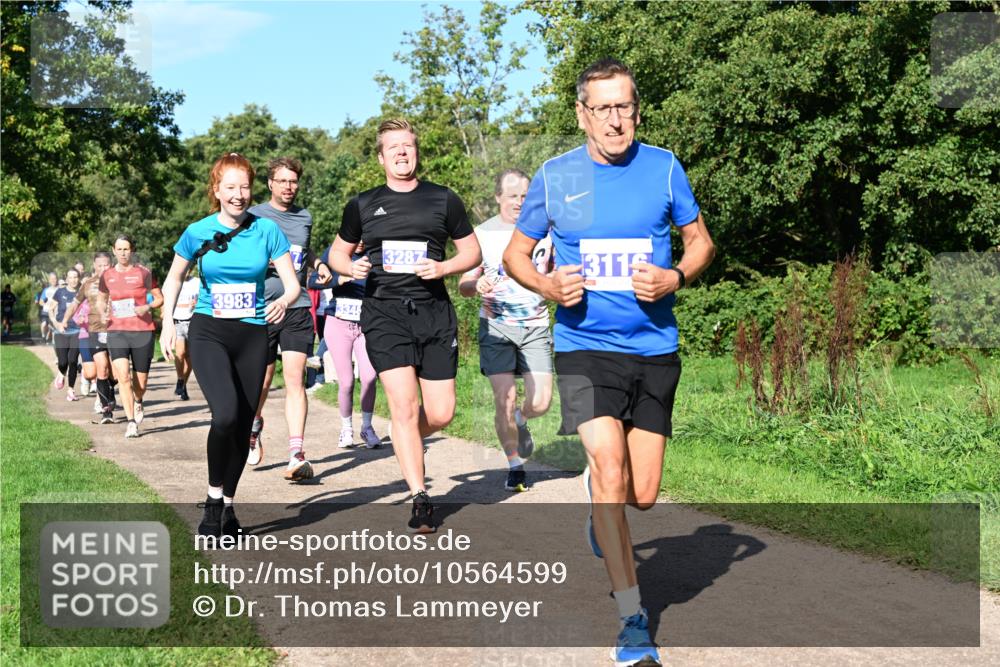 27.09.2026 - 35. Volkslauf durch das schöne Alstertal Dr. Thomas Lammeyer http://msf.ph/oto/10564599 27.09.2026 10:35:40 Laufen 3983, 3348, 3287, 3119 meine-sportfotos.de