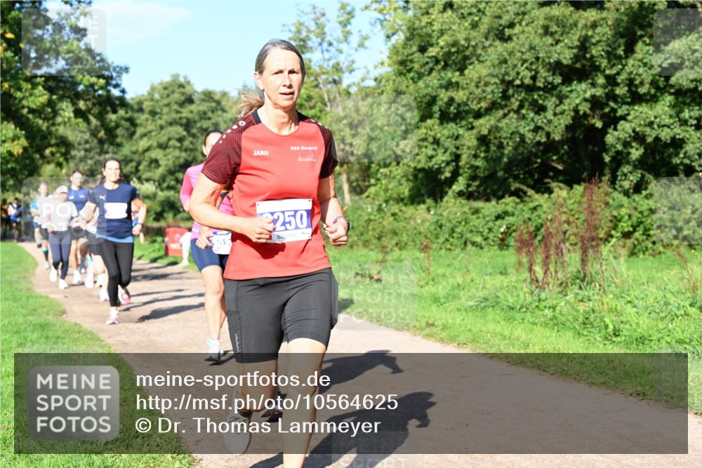 27.09.2026 - 35. Volkslauf durch das schöne Alstertal Dr. Thomas Lammeyer http://msf.ph/oto/10564625 27.09.2026 10:35:44 Laufen 250 meine-sportfotos.de