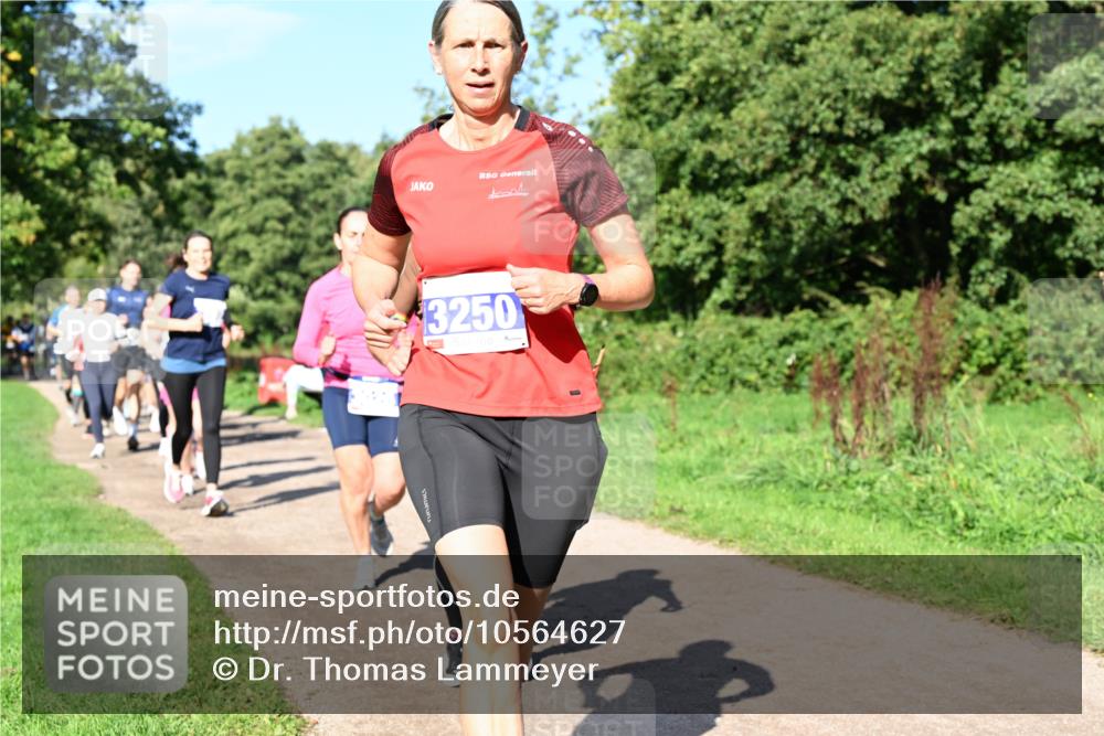27.09.2026 - 35. Volkslauf durch das schöne Alstertal Dr. Thomas Lammeyer http://msf.ph/oto/10564627 27.09.2026 10:35:44 Laufen 3250 meine-sportfotos.de