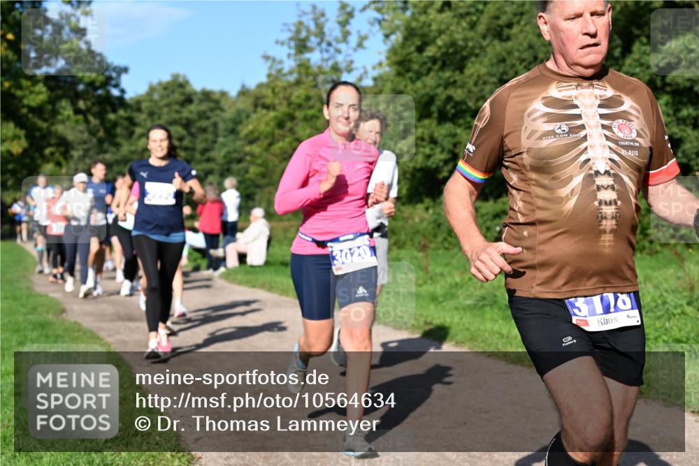 27.09.2026 - 35. Volkslauf durch das schöne Alstertal Dr. Thomas Lammeyer http://msf.ph/oto/10564634 27.09.2026 10:35:45 Laufen 3020, 1910, 3178, 61 meine-sportfotos.de
