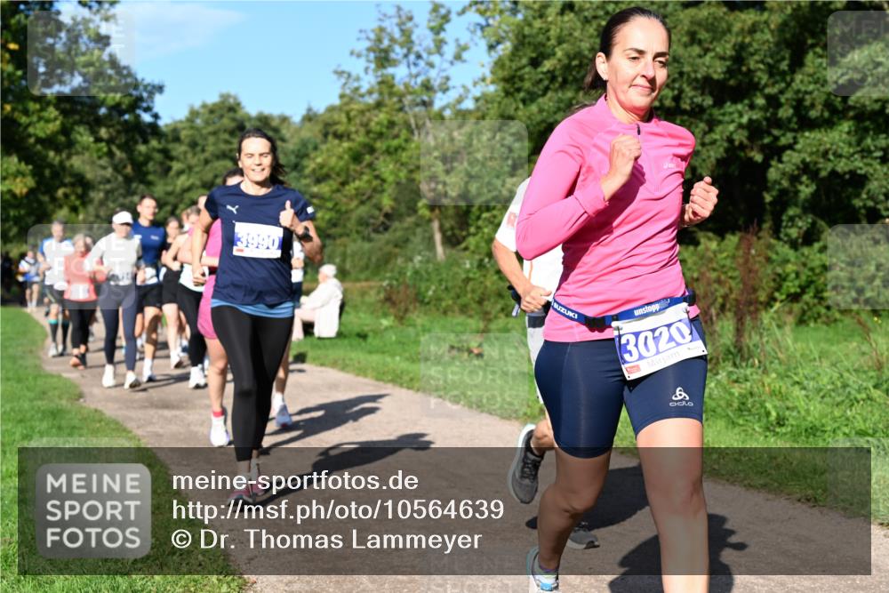 27.09.2026 - 35. Volkslauf durch das schöne Alstertal Dr. Thomas Lammeyer http://msf.ph/oto/10564639 27.09.2026 10:35:46 Laufen 3990, 3020, 8 meine-sportfotos.de