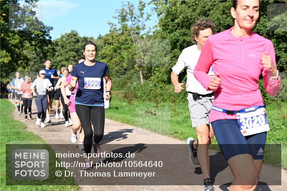 27.09.2026 - 35. Volkslauf durch das schöne Alstertal Dr. Thomas Lammeyer http://msf.ph/oto/10564640 27.09.2026 10:35:46 Laufen 3214, 3990, 3020 meine-sportfotos.de