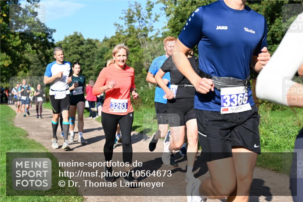27.09.2026 - 35. Volkslauf durch das schöne Alstertal Dr. Thomas Lammeyer http://msf.ph/oto/10564673 27.09.2026 10:35:51 Laufen 396, 3263, 13366 meine-sportfotos.de