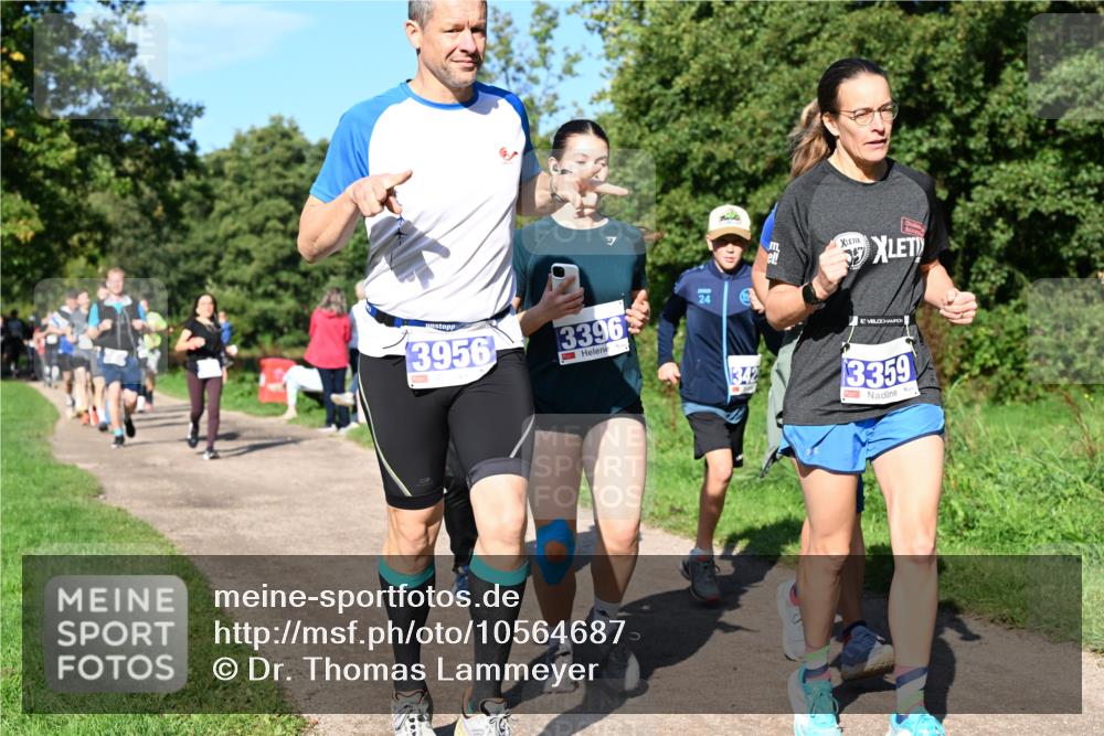 27.09.2026 - 35. Volkslauf durch das schöne Alstertal Dr. Thomas Lammeyer http://msf.ph/oto/10564687 27.09.2026 10:35:53 Laufen 3956, 3396, 24, 342, 3359 meine-sportfotos.de