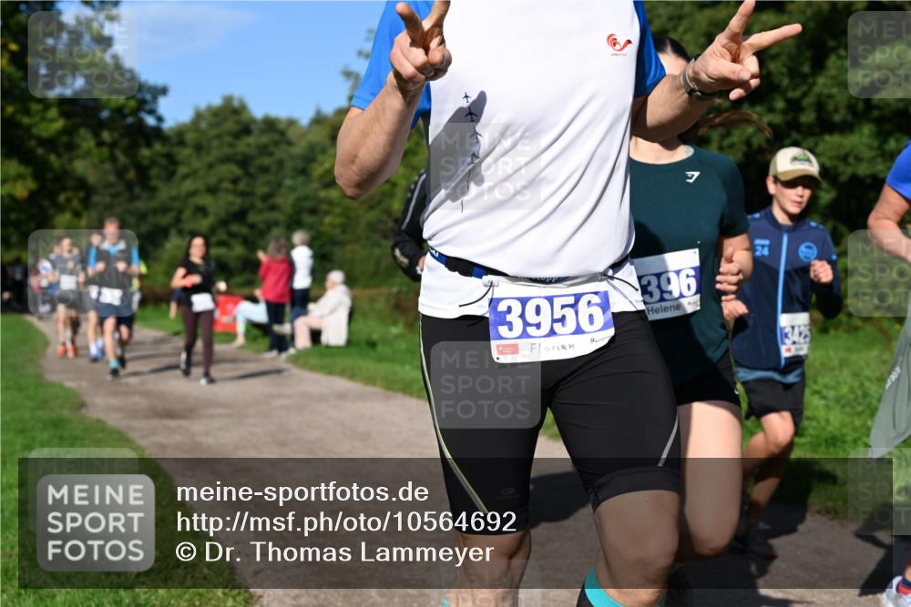 27.09.2026 - 35. Volkslauf durch das schöne Alstertal Dr. Thomas Lammeyer http://msf.ph/oto/10564692 27.09.2026 10:35:54 Laufen 3956, 396, 24, 13425 meine-sportfotos.de