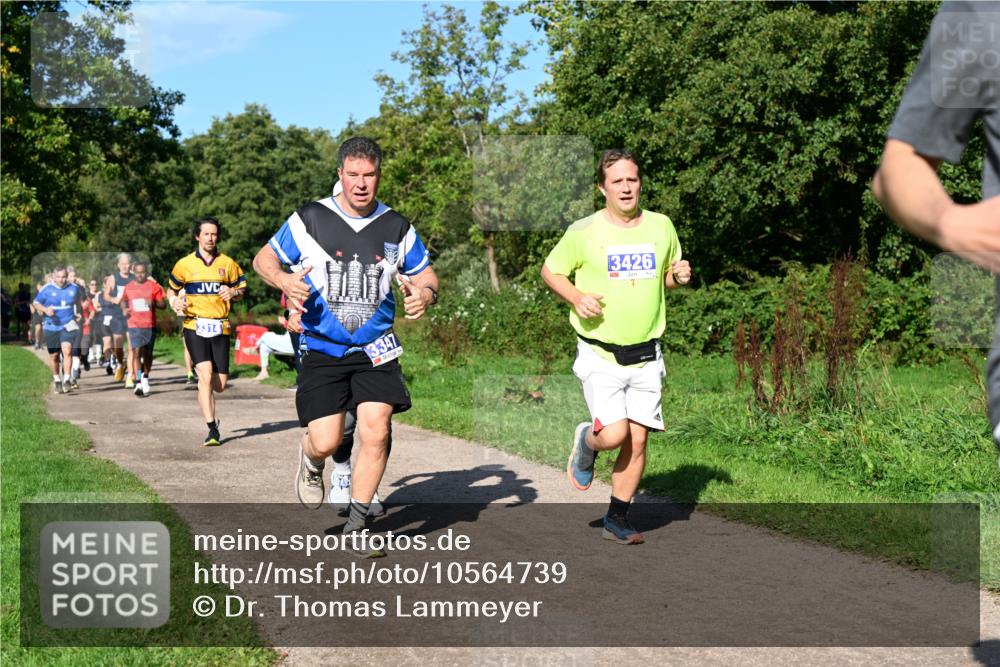 27.09.2026 - 35. Volkslauf durch das schöne Alstertal Dr. Thomas Lammeyer http://msf.ph/oto/10564739 27.09.2026 10:36:01 Laufen 3314, 3347, 3426 meine-sportfotos.de