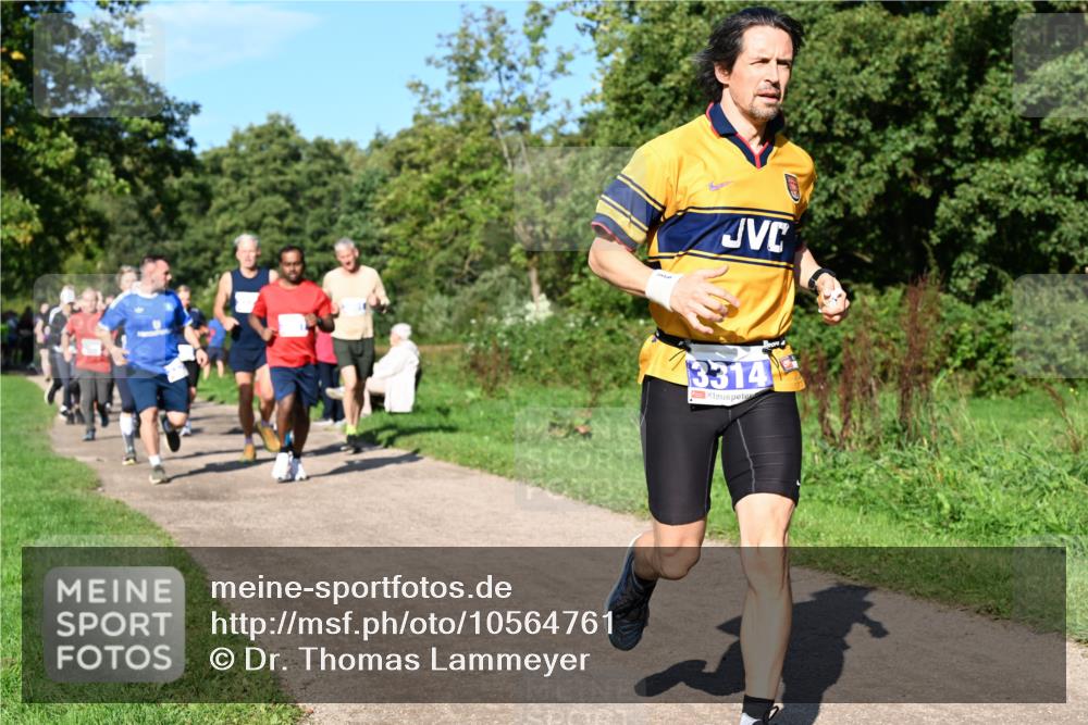27.09.2026 - 35. Volkslauf durch das schöne Alstertal Dr. Thomas Lammeyer http://msf.ph/oto/10564761 27.09.2026 10:36:04 Laufen 3314 meine-sportfotos.de