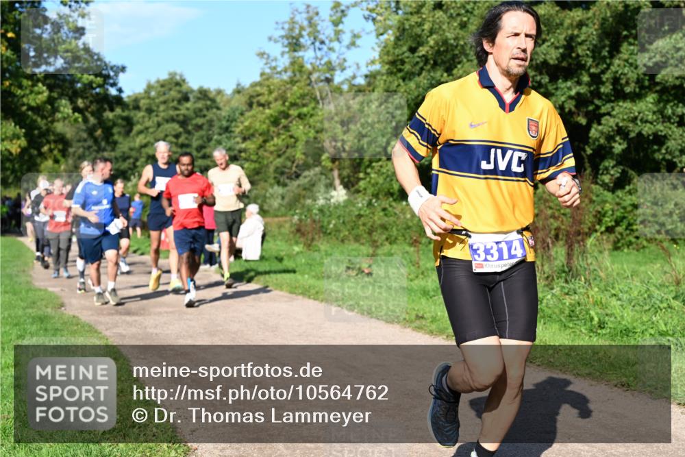 27.09.2026 - 35. Volkslauf durch das schöne Alstertal Dr. Thomas Lammeyer http://msf.ph/oto/10564762 27.09.2026 10:36:04 Laufen 3314 meine-sportfotos.de