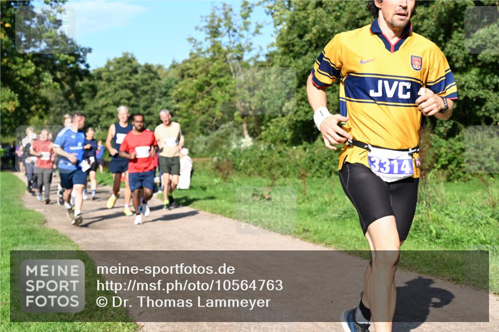 27.09.2026 - 35. Volkslauf durch das schöne Alstertal Dr. Thomas Lammeyer http://msf.ph/oto/10564763 27.09.2026 10:36:05 Laufen 3314 meine-sportfotos.de