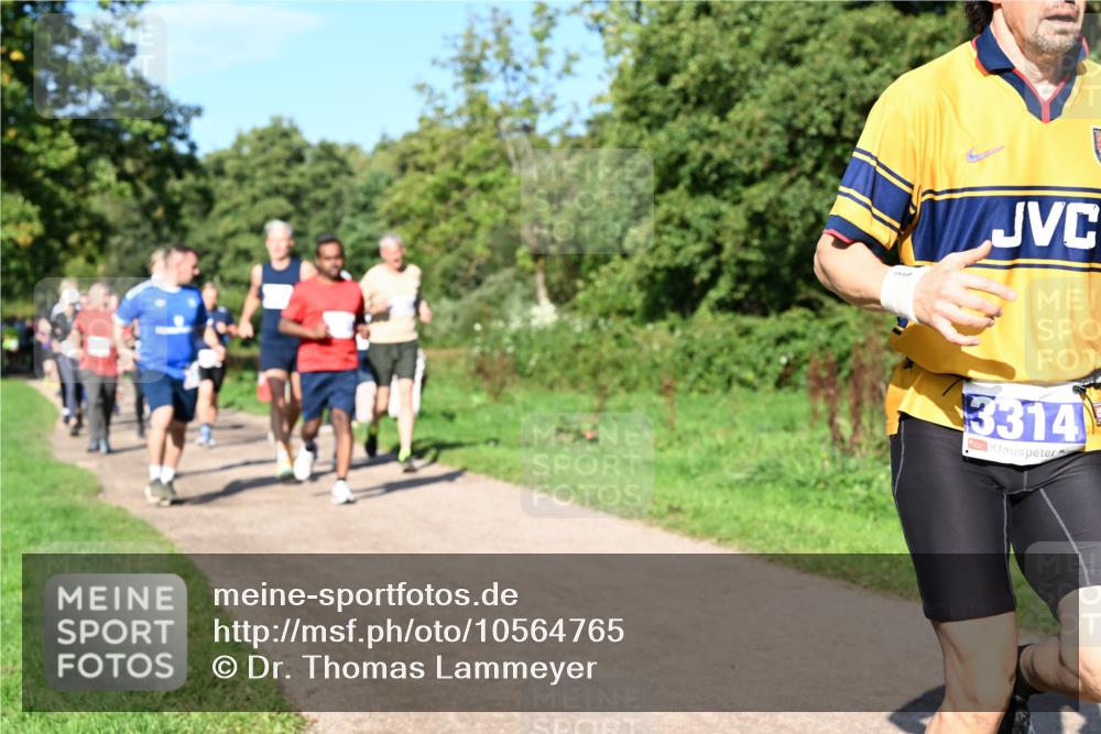 27.09.2026 - 35. Volkslauf durch das schöne Alstertal Dr. Thomas Lammeyer http://msf.ph/oto/10564765 27.09.2026 10:36:05 Laufen 3314 meine-sportfotos.de