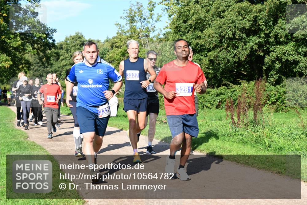 27.09.2026 - 35. Volkslauf durch das schöne Alstertal Dr. Thomas Lammeyer http://msf.ph/oto/10564782 27.09.2026 10:36:07 Laufen 3196, 3327, 300, 332, 3281 meine-sportfotos.de