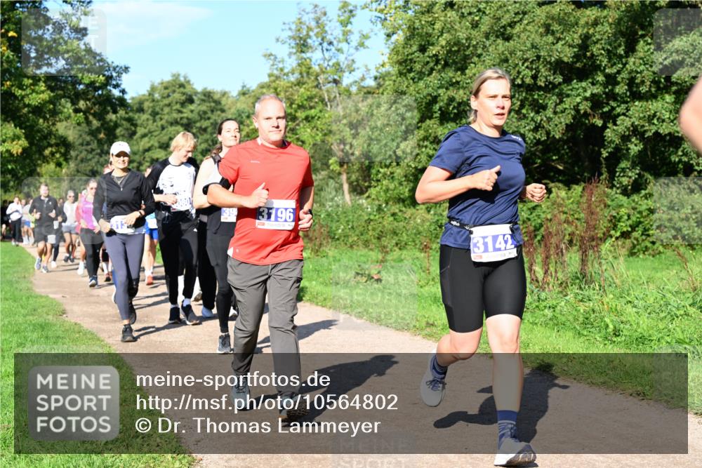 27.09.2026 - 35. Volkslauf durch das schöne Alstertal Dr. Thomas Lammeyer http://msf.ph/oto/10564802 27.09.2026 10:36:10 Laufen 3196, 3142 meine-sportfotos.de