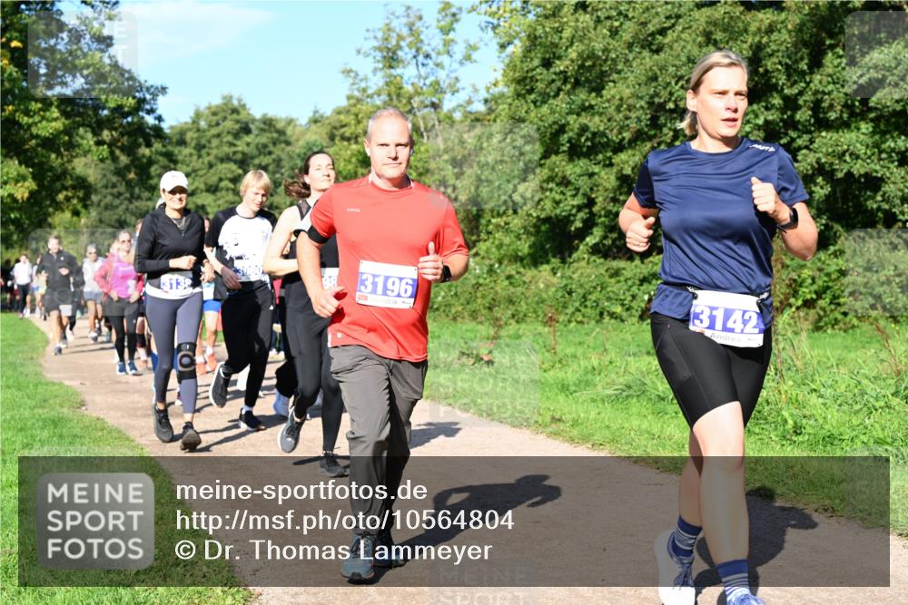 27.09.2026 - 35. Volkslauf durch das schöne Alstertal Dr. Thomas Lammeyer http://msf.ph/oto/10564804 27.09.2026 10:36:10 Laufen 3980, 3139, 98, 3196, 3142 meine-sportfotos.de