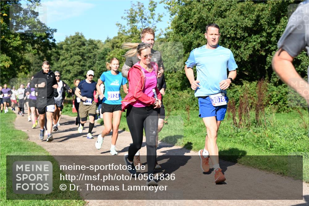 27.09.2026 - 35. Volkslauf durch das schöne Alstertal Dr. Thomas Lammeyer http://msf.ph/oto/10564836 27.09.2026 10:36:15 Laufen  meine-sportfotos.de