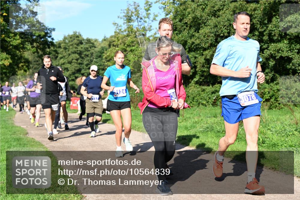 27.09.2026 - 35. Volkslauf durch das schöne Alstertal Dr. Thomas Lammeyer http://msf.ph/oto/10564839 27.09.2026 10:36:16 Laufen 3124, 196, 3078 meine-sportfotos.de