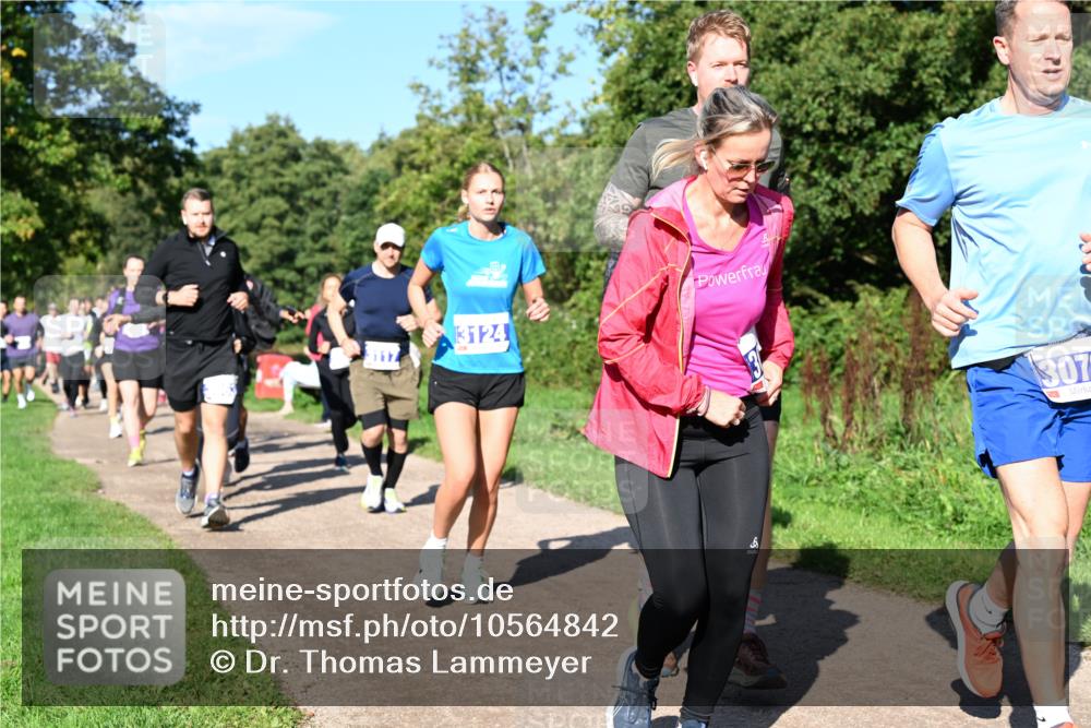 27.09.2026 - 35. Volkslauf durch das schöne Alstertal Dr. Thomas Lammeyer http://msf.ph/oto/10564842 27.09.2026 10:36:16 Laufen 3124, 307 meine-sportfotos.de