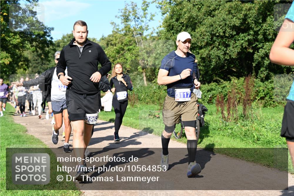 27.09.2026 - 35. Volkslauf durch das schöne Alstertal Dr. Thomas Lammeyer http://msf.ph/oto/10564853 27.09.2026 10:36:18 Laufen 396, 3117 meine-sportfotos.de
