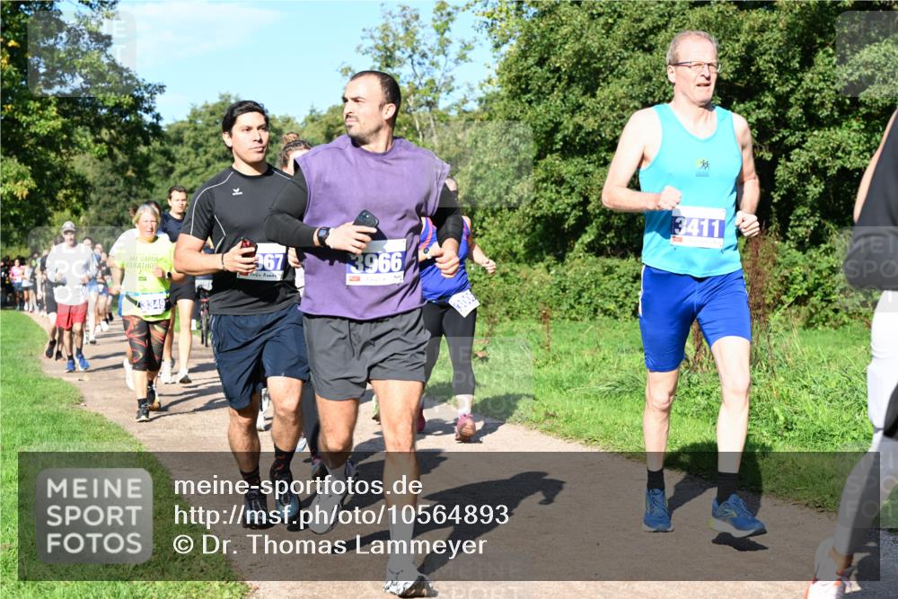 27.09.2026 - 35. Volkslauf durch das schöne Alstertal Dr. Thomas Lammeyer http://msf.ph/oto/10564893 27.09.2026 10:36:24 Laufen 67, 3966, 3411, 3349 meine-sportfotos.de