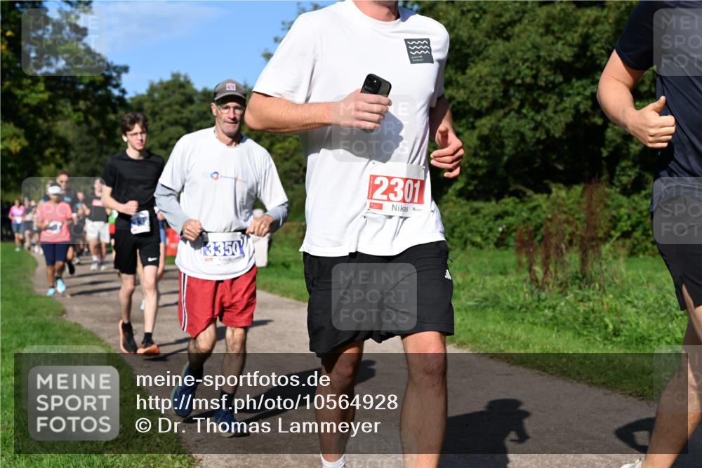 27.09.2026 - 35. Volkslauf durch das schöne Alstertal Dr. Thomas Lammeyer http://msf.ph/oto/10564928 27.09.2026 10:36:29 Laufen 3350, 2301 meine-sportfotos.de