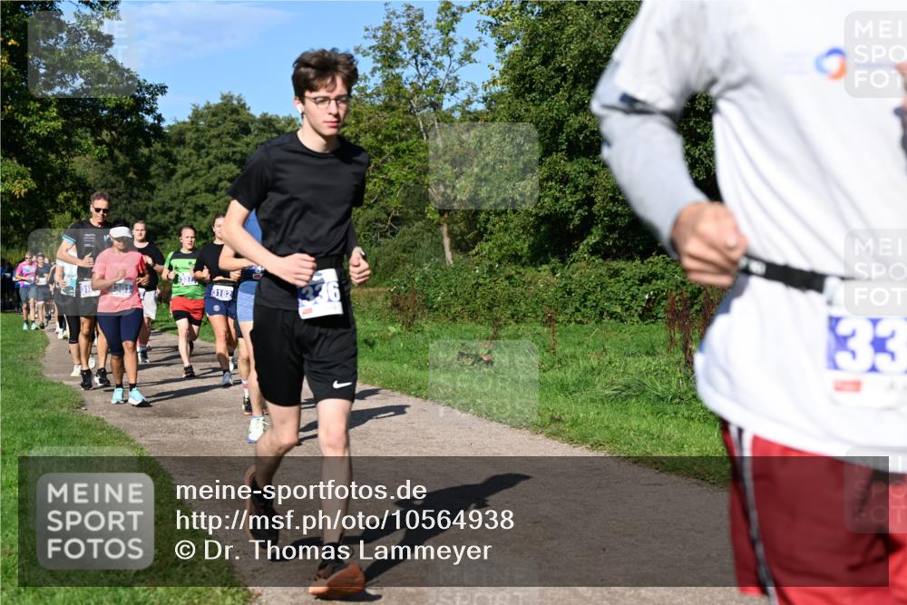 27.09.2026 - 35. Volkslauf durch das schöne Alstertal Dr. Thomas Lammeyer http://msf.ph/oto/10564938 27.09.2026 10:36:30 Laufen 3182, 336 meine-sportfotos.de