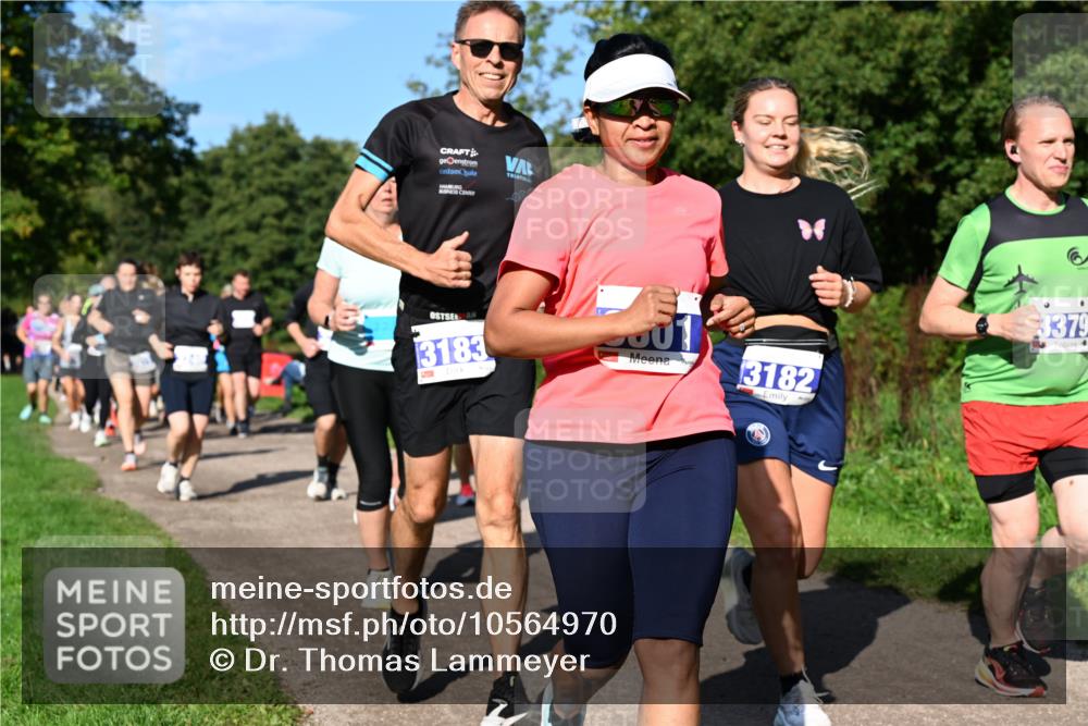 27.09.2026 - 35. Volkslauf durch das schöne Alstertal Dr. Thomas Lammeyer http://msf.ph/oto/10564970 27.09.2026 10:36:35 Laufen 3183, 3182, 3379, 4 meine-sportfotos.de