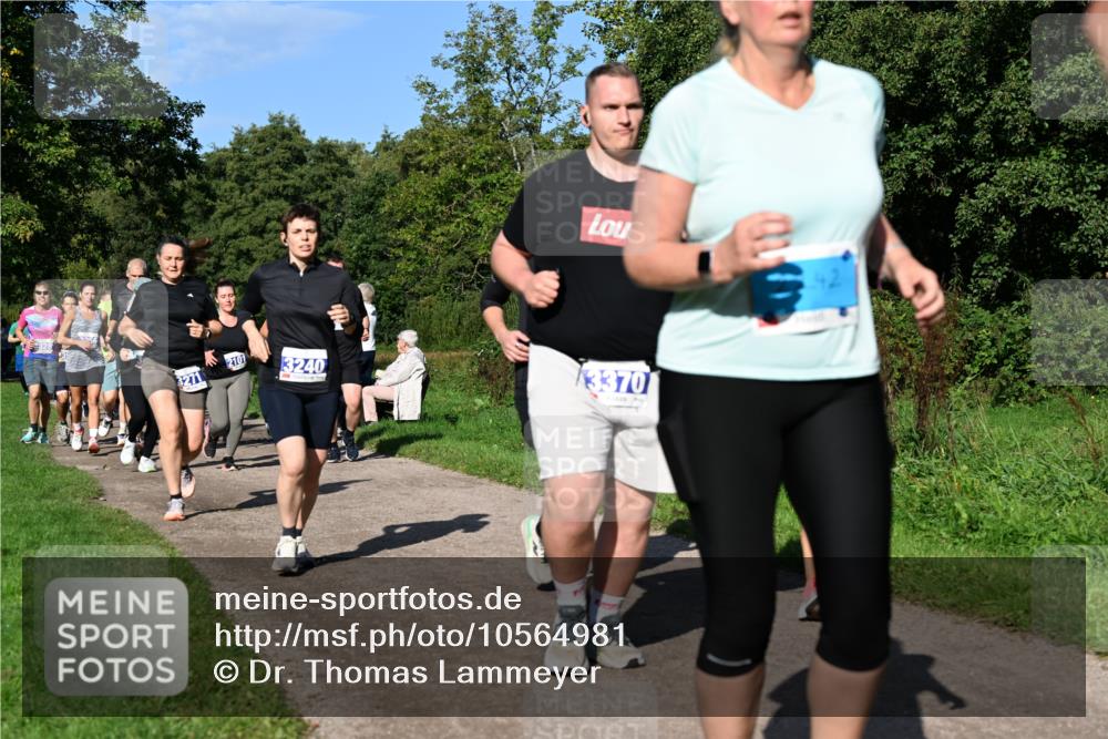 27.09.2026 - 35. Volkslauf durch das schöne Alstertal Dr. Thomas Lammeyer http://msf.ph/oto/10564981 27.09.2026 10:36:37 Laufen 3271, 2101, 3240, 3370 meine-sportfotos.de