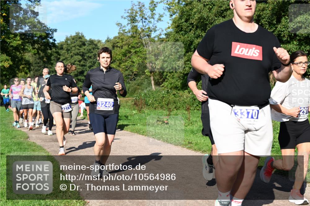 27.09.2026 - 35. Volkslauf durch das schöne Alstertal Dr. Thomas Lammeyer http://msf.ph/oto/10564986 27.09.2026 10:36:37 Laufen 3271, 2101, 3240, 3370, 291 meine-sportfotos.de