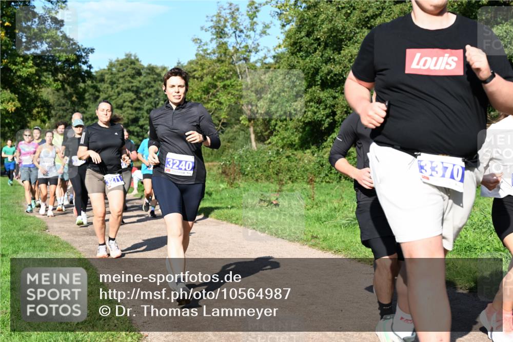 27.09.2026 - 35. Volkslauf durch das schöne Alstertal Dr. Thomas Lammeyer http://msf.ph/oto/10564987 27.09.2026 10:36:38 Laufen 3271, 3240, 3370 meine-sportfotos.de