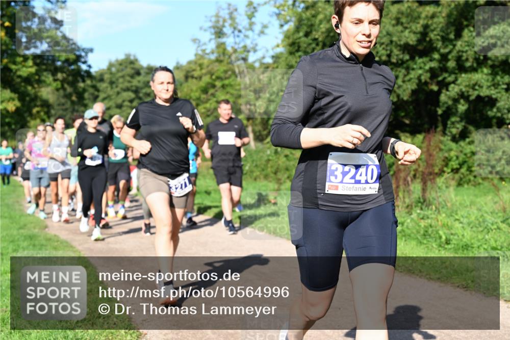 27.09.2026 - 35. Volkslauf durch das schöne Alstertal Dr. Thomas Lammeyer http://msf.ph/oto/10564996 27.09.2026 10:36:39 Laufen 3271, 3240 meine-sportfotos.de