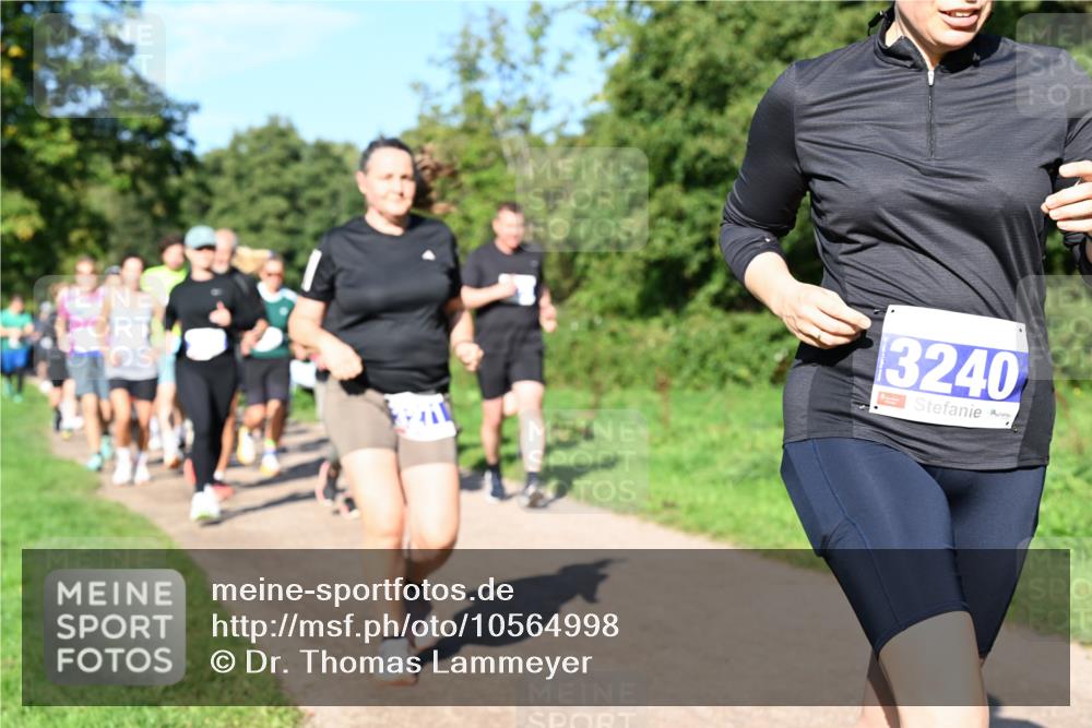 27.09.2026 - 35. Volkslauf durch das schöne Alstertal Dr. Thomas Lammeyer http://msf.ph/oto/10564998 27.09.2026 10:36:39 Laufen 3240 meine-sportfotos.de