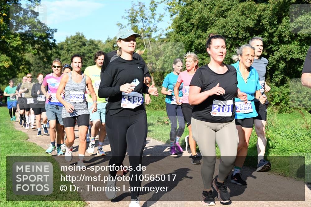 27.09.2026 - 35. Volkslauf durch das schöne Alstertal Dr. Thomas Lammeyer http://msf.ph/oto/10565017 27.09.2026 10:36:42 Laufen 3256, 13, 3392, 2101, 3999 meine-sportfotos.de