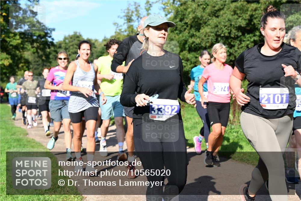 27.09.2026 - 35. Volkslauf durch das schöne Alstertal Dr. Thomas Lammeyer http://msf.ph/oto/10565020 27.09.2026 10:36:42 Laufen 13392, 3974, 2101 meine-sportfotos.de