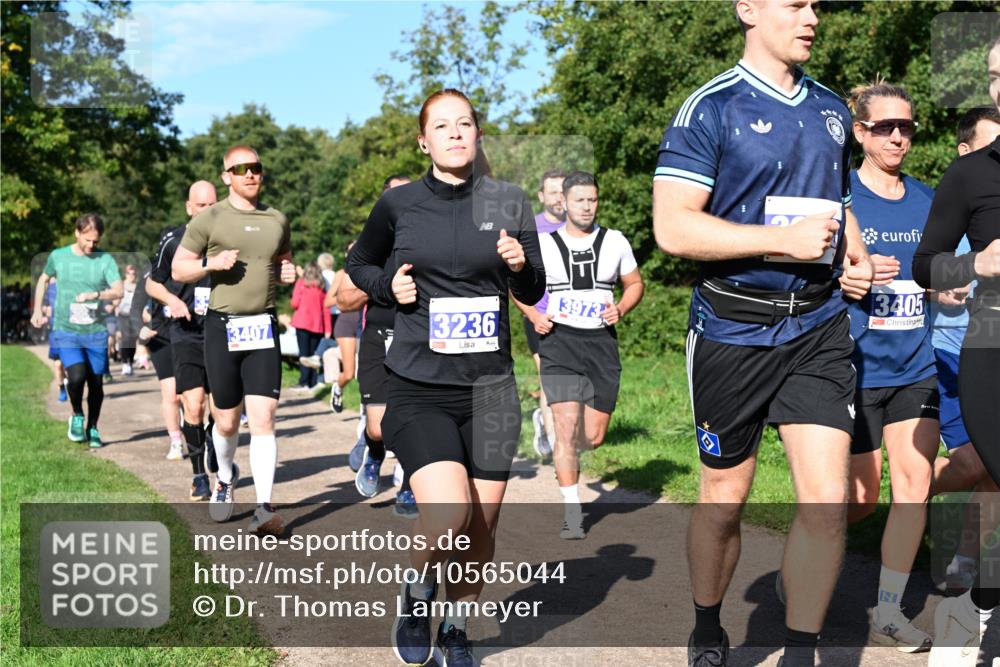 27.09.2026 - 35. Volkslauf durch das schöne Alstertal Dr. Thomas Lammeyer http://msf.ph/oto/10565044 27.09.2026 10:36:46 Laufen 3407, 3236, 3973, 13405 meine-sportfotos.de